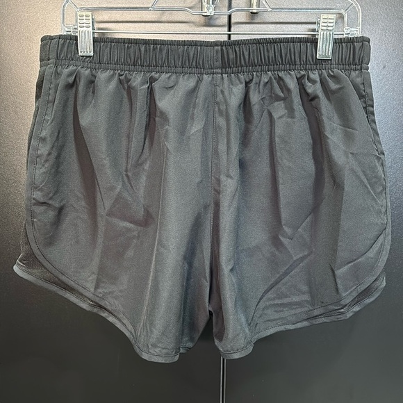 Nike DRI-FIT Running Shorts,mesh panels,reflective logo,elastic drawstring waist - Picture 3 of 9